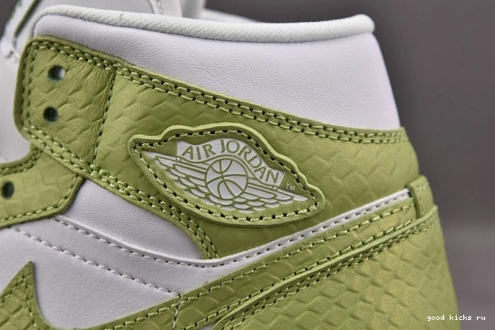 DV2959-113 Green DV2959-113 Python Jordan 1  Mid (W) 0305